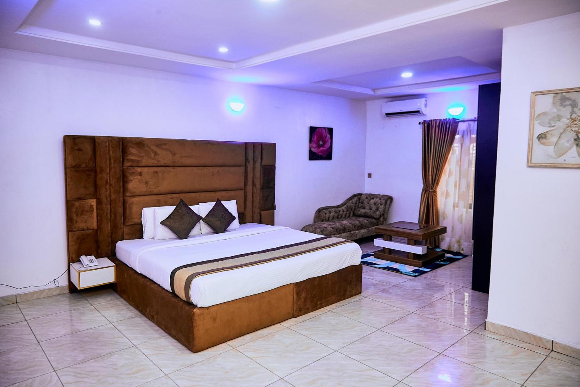 247 Luxury Hotel & Apartment Ajah Lekki Extérieur photo